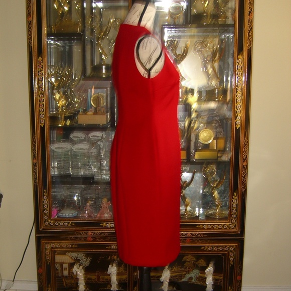 CALVIN KLEIN RED SLEEVELESS SHEATH DRESS WITH GOLD DETAIL 4 - Picture 3 of 5